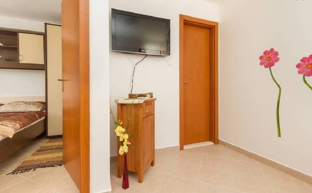 Apartments Mali Raj Vranjic Екстериор снимка