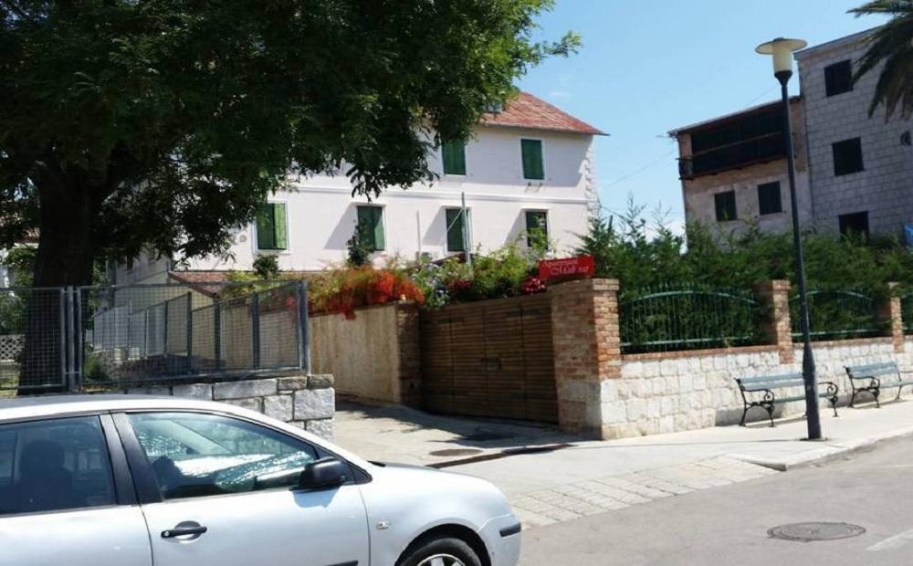 Apartments Mali Raj Vranjic Екстериор снимка