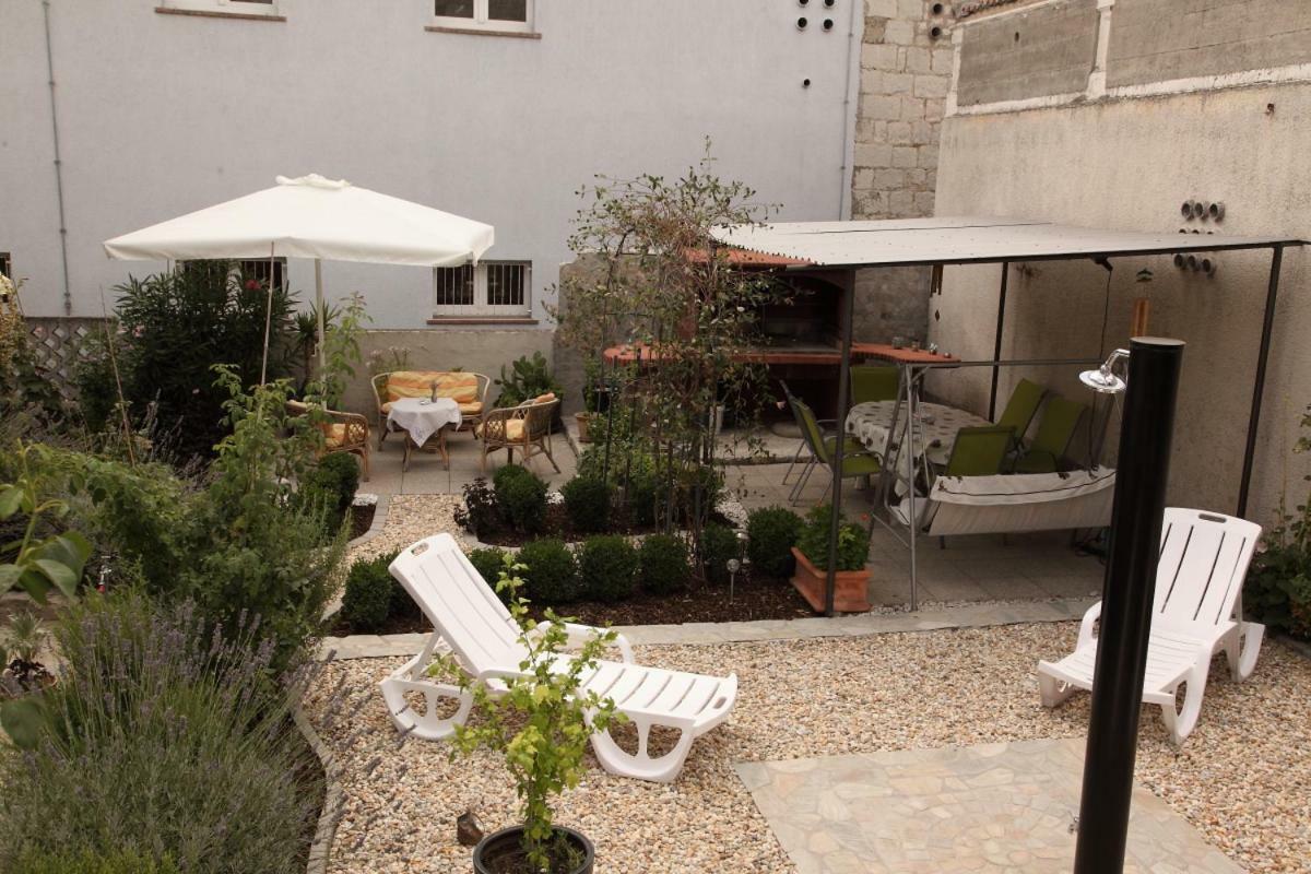 Apartments Mali Raj Vranjic Екстериор снимка